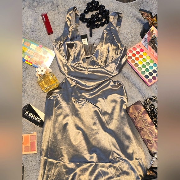 Beautiful plated silver dress open back Size Medium & Large - Picture 6 of 7